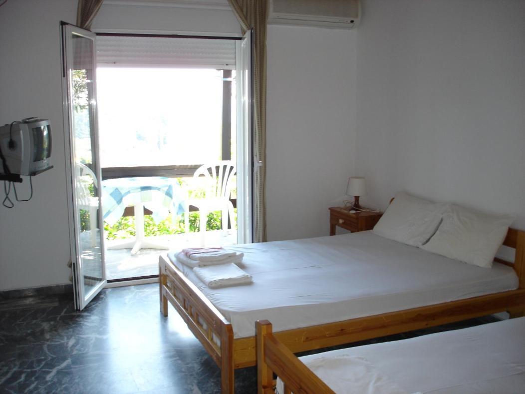 Ilias Appartements Tsaprounis Ellinika  Bagian luar foto